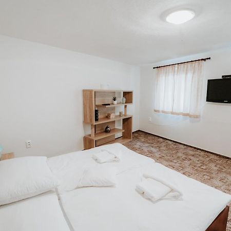Ard Apartments - Levice Dış mekan fotoğraf