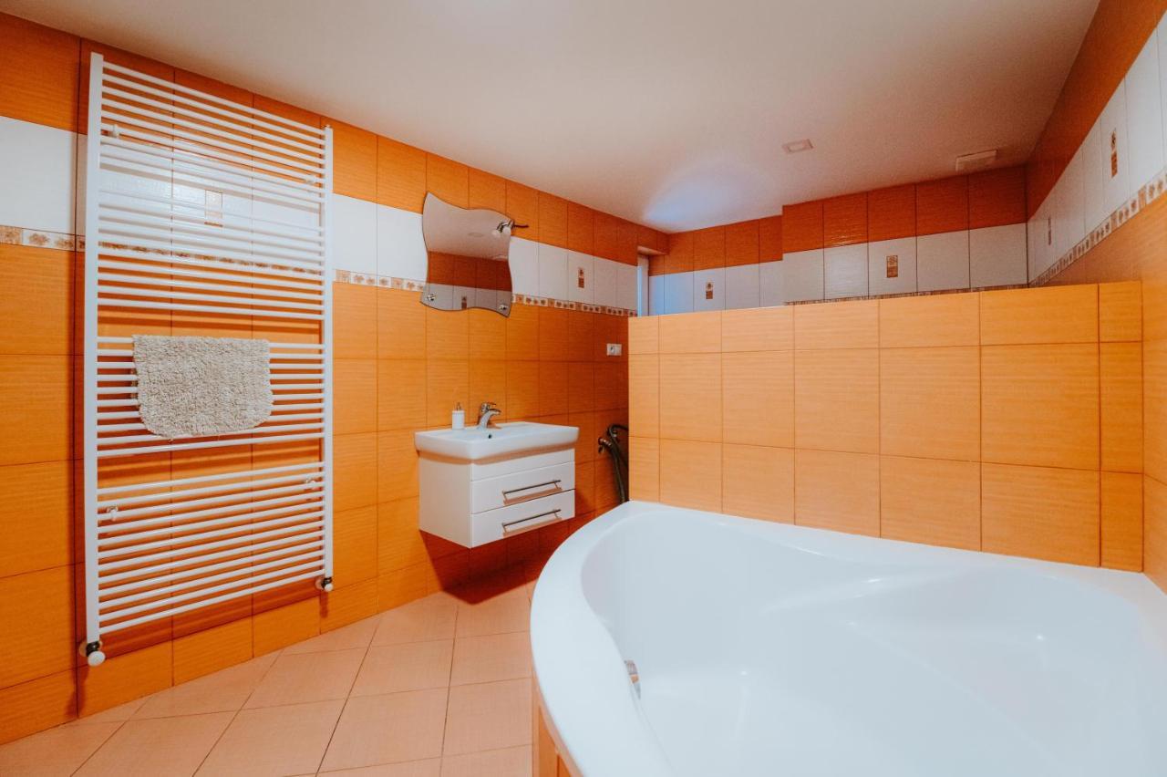 Ard Apartments - Levice Dış mekan fotoğraf