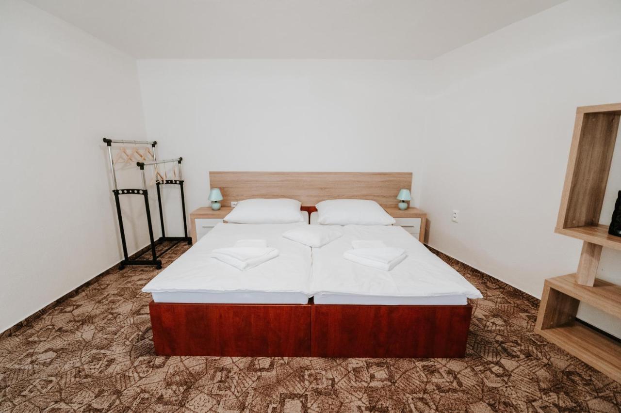 Ard Apartments - Levice Dış mekan fotoğraf