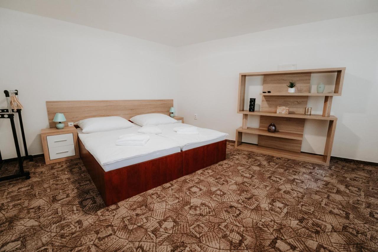 Ard Apartments - Levice Dış mekan fotoğraf