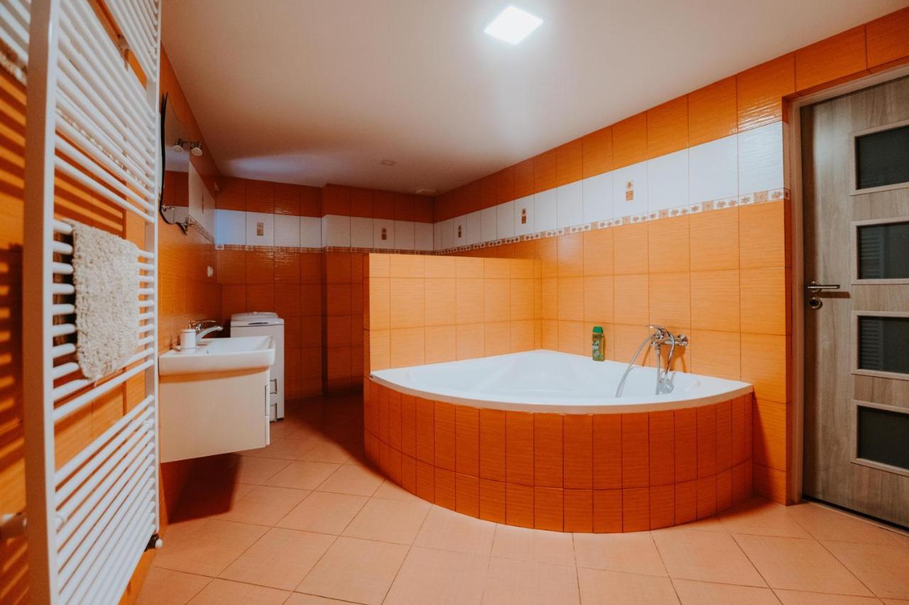 Ard Apartments - Levice Dış mekan fotoğraf