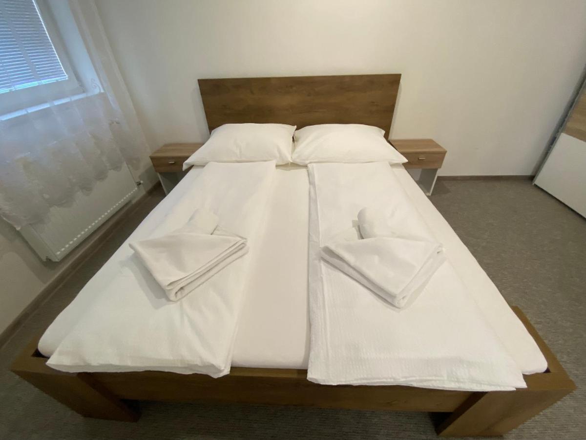 Ard Apartments - Levice Dış mekan fotoğraf